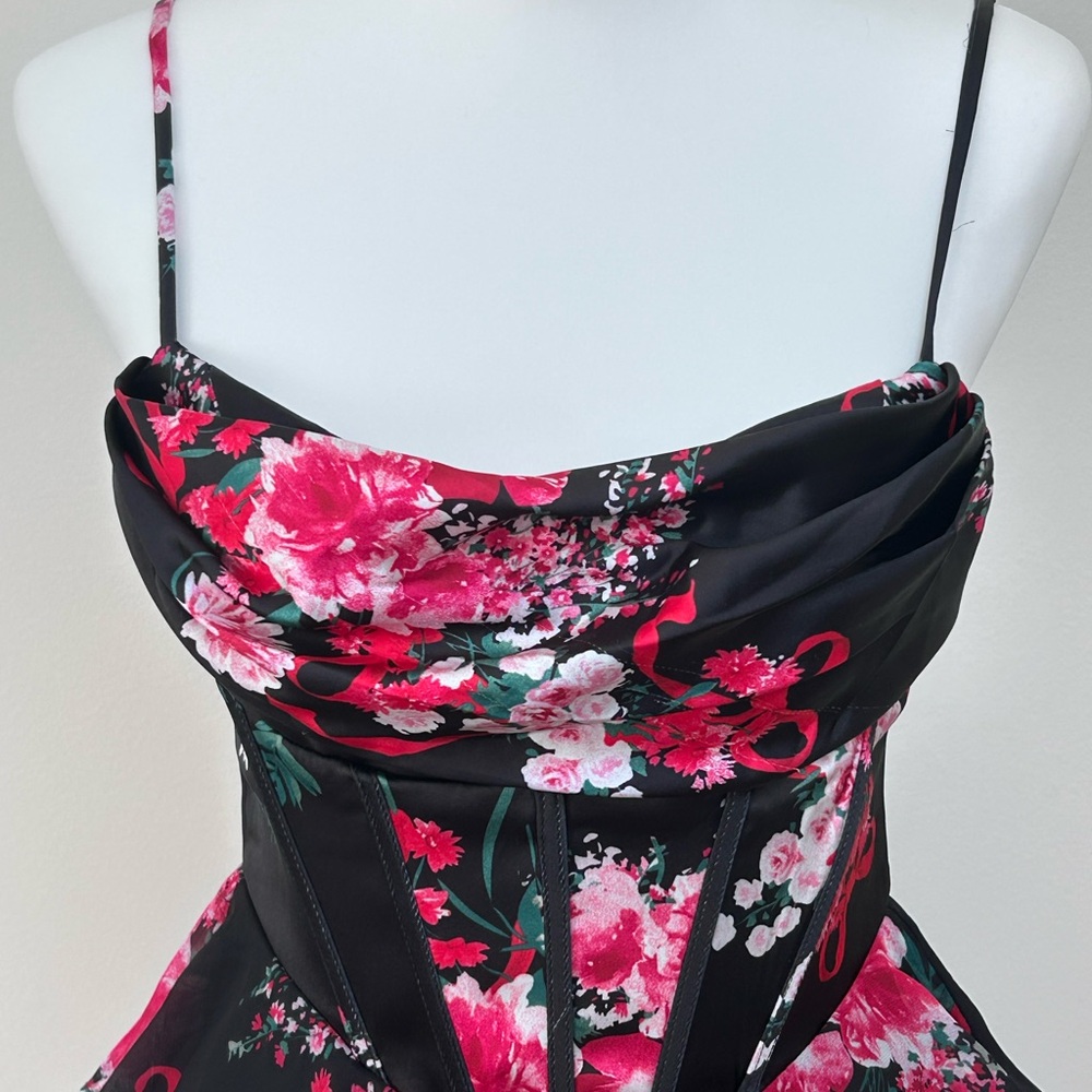 🎀🌹Gorgeous Ribbon and Roses Print Ruffled Corset Mini Dress - Picture 2 of 12